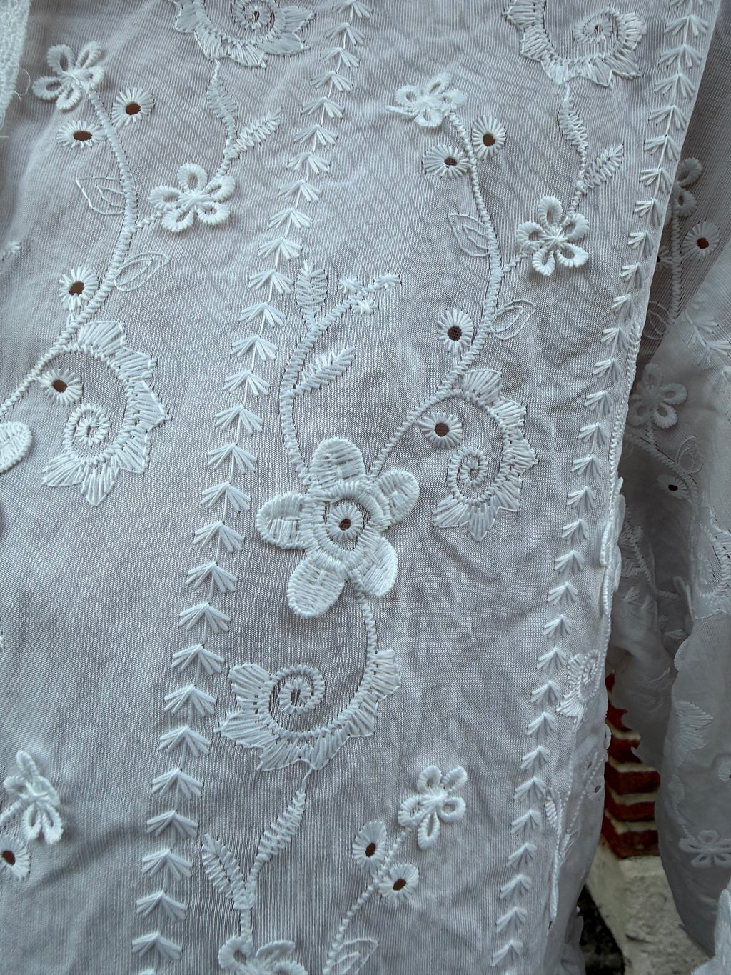 CHEMISIER DENTELLE FLEURIE