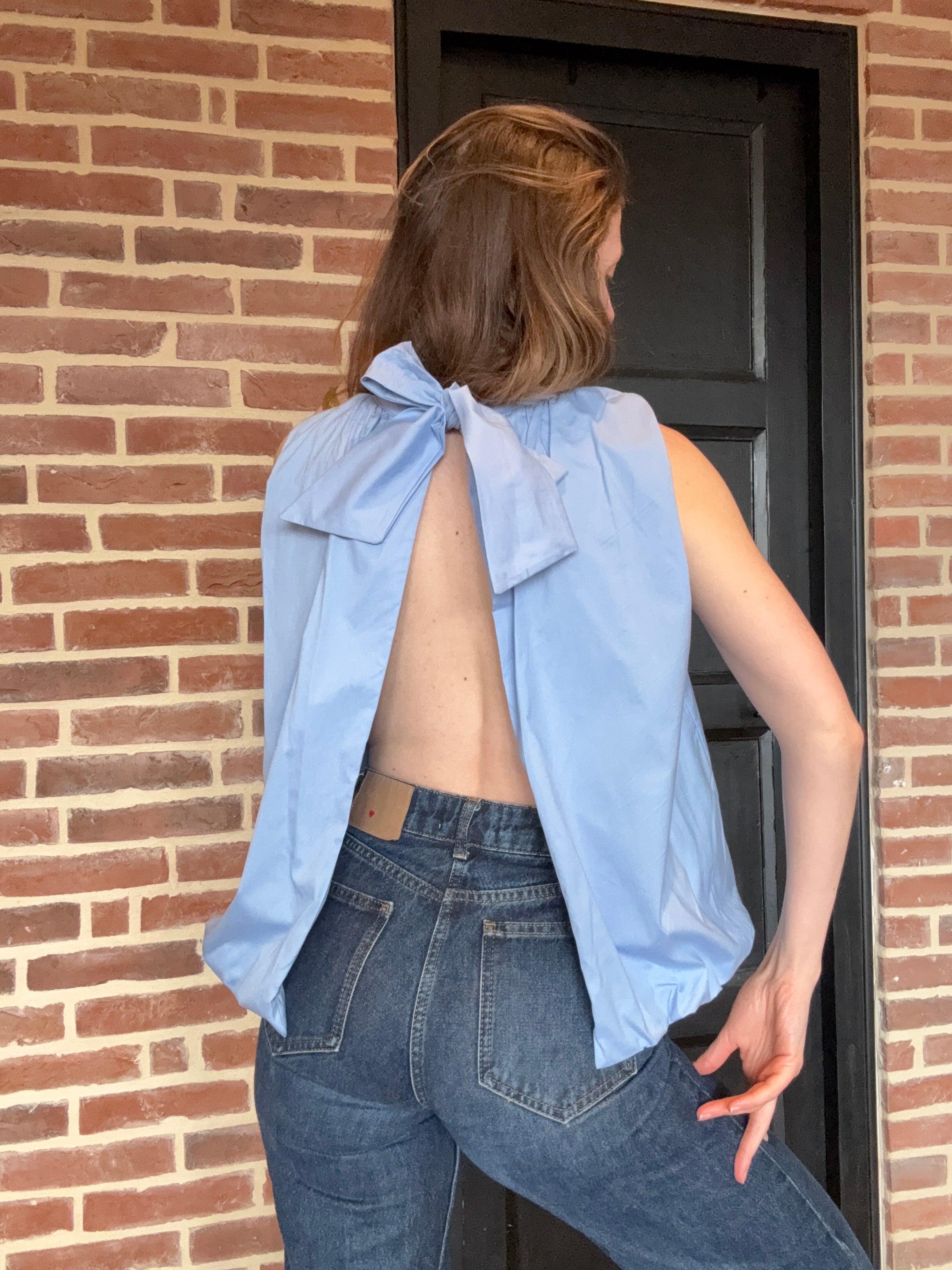 BLOUSE DOS NU BLEUE SANS MANCHE